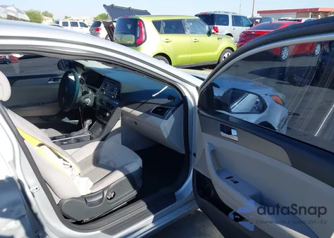 2015 Hyundai Sonata Se из США, поврежденный, VIN 5NPE24AF2FH019218